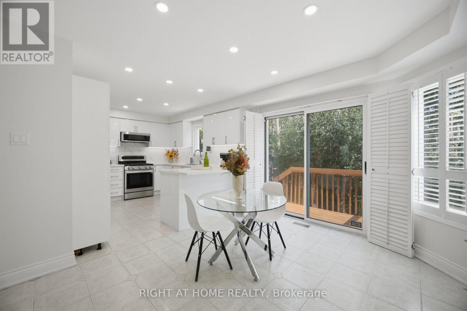 6379 Alderwood Trail, Mississauga, Ontario  L5N 6W9 - Photo 13 - W13687112
