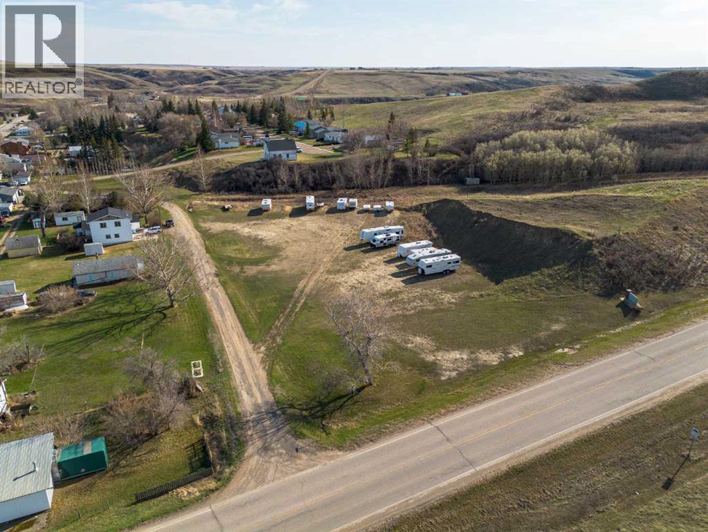 422 Elgin Avenue, Carbon, Alberta  T0M 0L0 - Photo 3 - A2270649