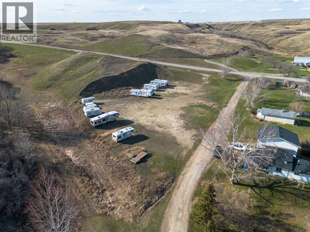 422 Elgin Avenue, Carbon, Alberta  T0M 0L0 - Photo 2 - A2270649