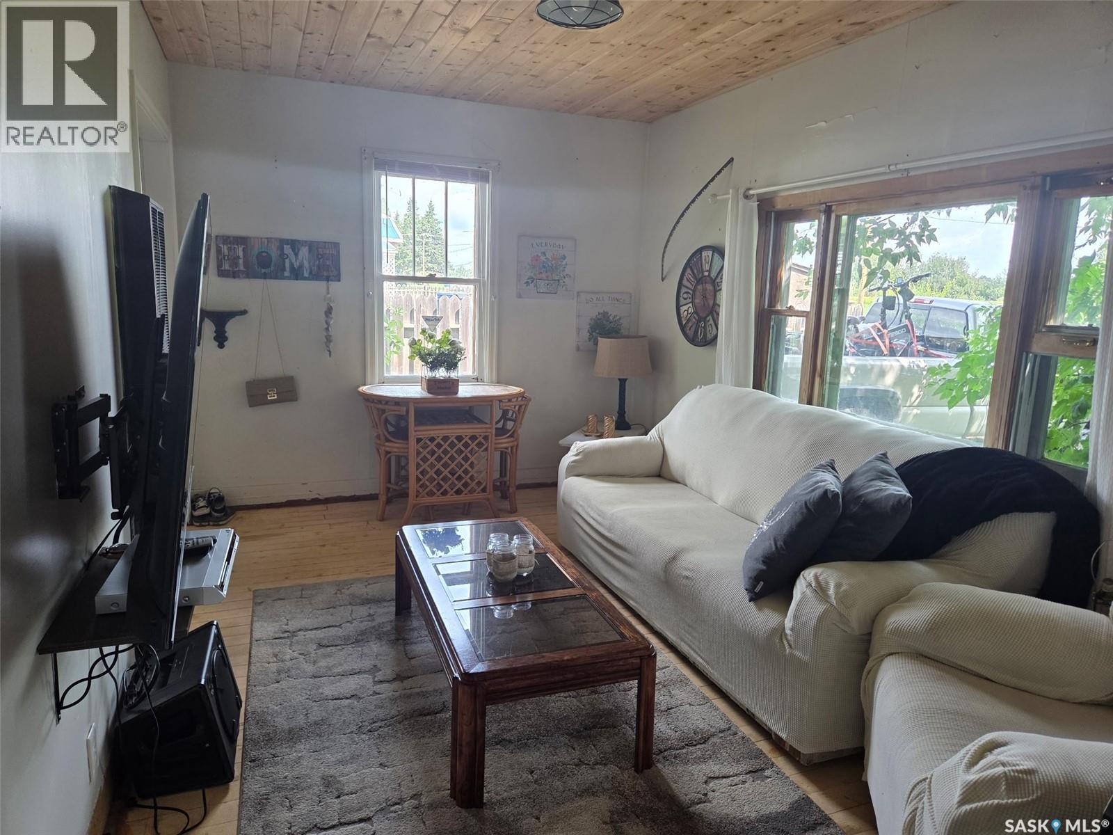 315 Railway Avenue, White Fox, Saskatchewan  S0J 3B0 - Photo 2 - SK045939