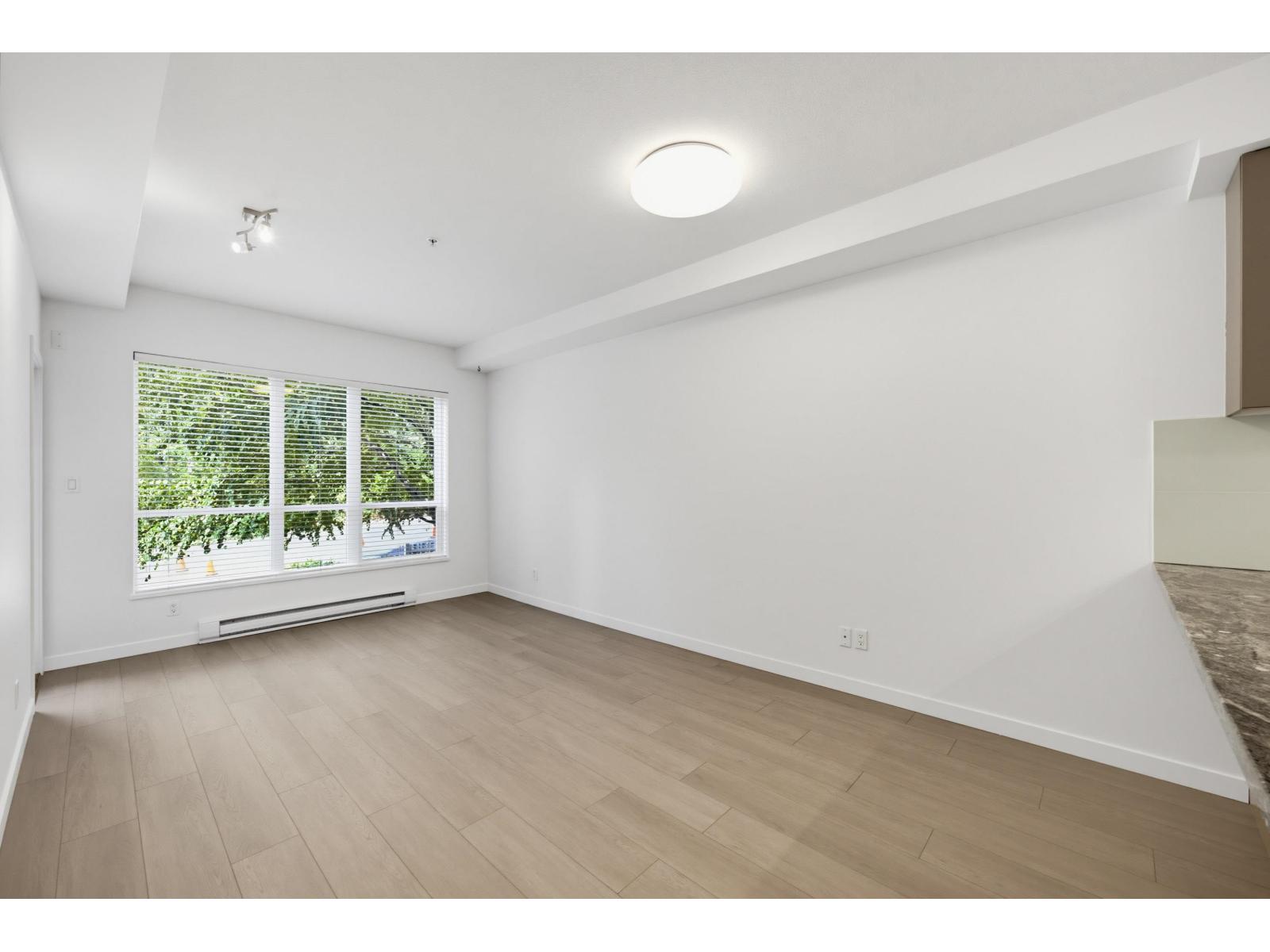 210 6420 194 Street, Surrey, British Columbia  V4N 6J7 - Photo 4 - R3156762