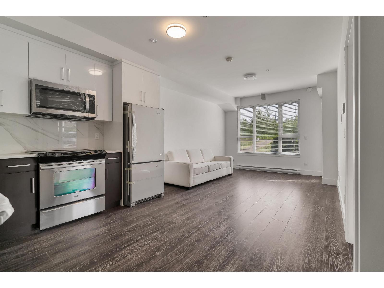214 9983 E Barnston Drive, Surrey, British Columbia  V4N 6T3 - Photo 2 - R3156565