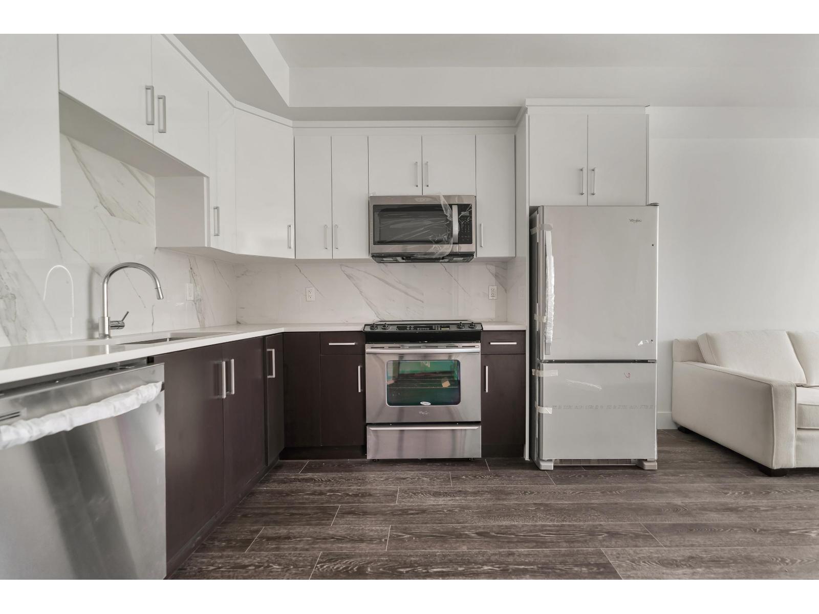 214 9983 E Barnston Drive, Surrey, British Columbia  V4N 6T3 - Photo 12 - R3156565
