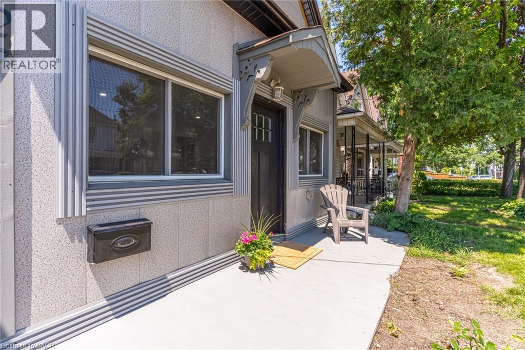 127 Barnesdale Avenue N, Hamilton, Ontario  L8L 6S8 - Photo 2 - 40833642