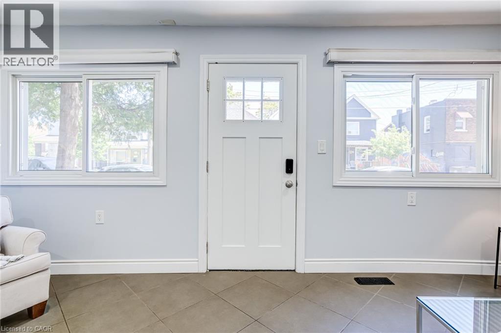 127 Barnesdale Avenue N, Hamilton, Ontario  L8L 6S8 - Photo 4 - 40833642