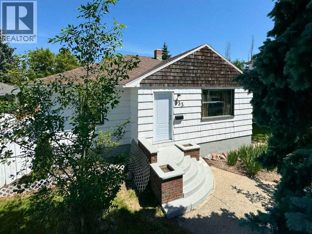533 23 Street S, Lethbridge, Alberta  T1J 3M9 - Photo 2 - A2323694