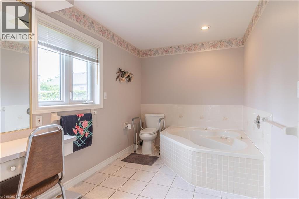 8034 Pinellas Park Drive, Niagara Falls, Ontario  L2H 3B2 - Photo 17 - 40846200