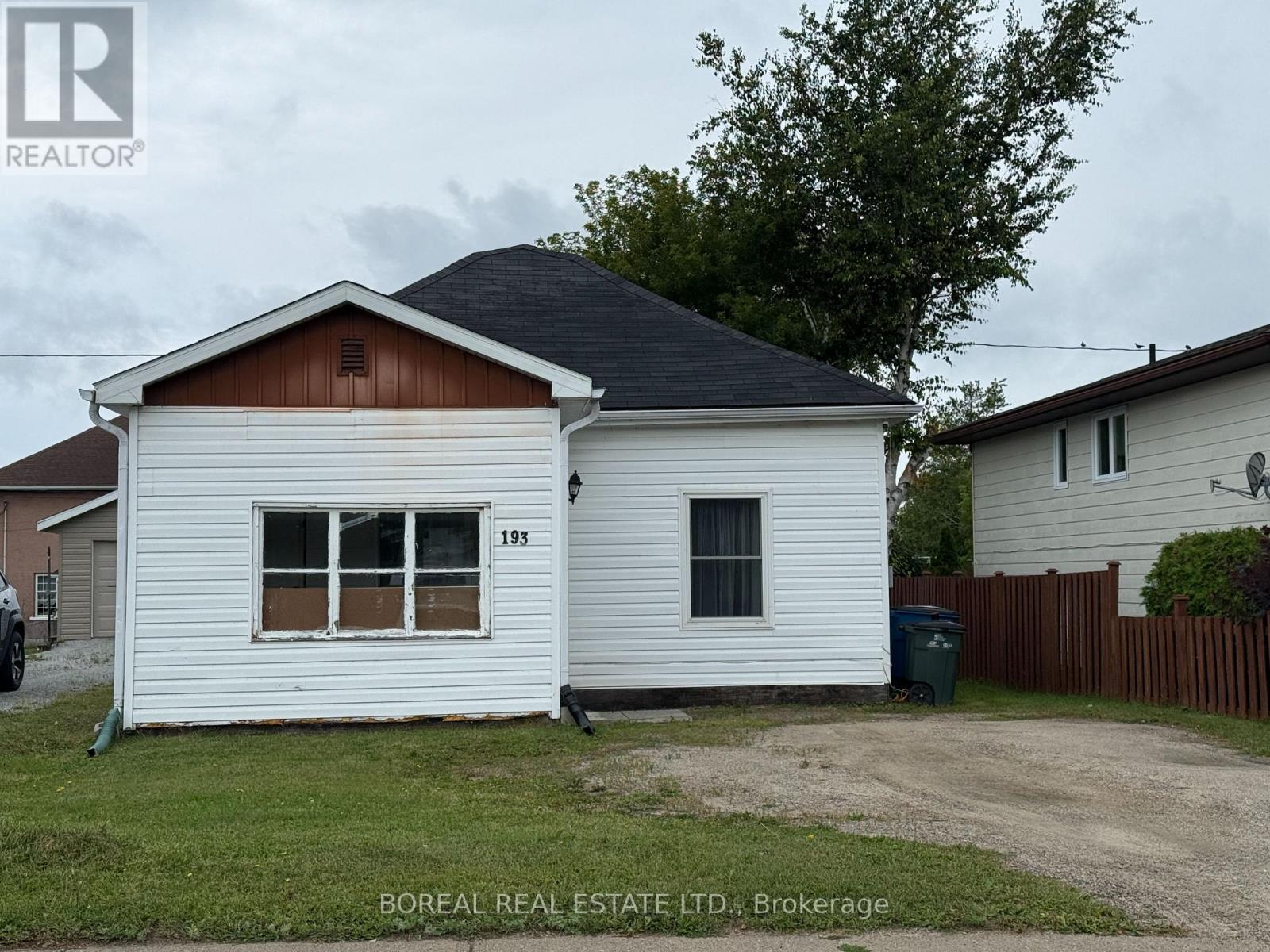 193 Twelfth Avenue, Cochrane, Ontario  P0L 1C0 - Photo 2 - T13688882