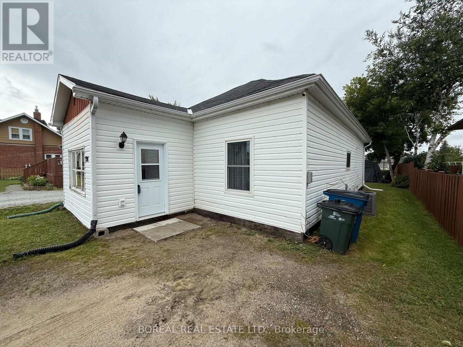 193 Twelfth Avenue, Cochrane, Ontario  P0L 1C0 - Photo 4 - T13688882