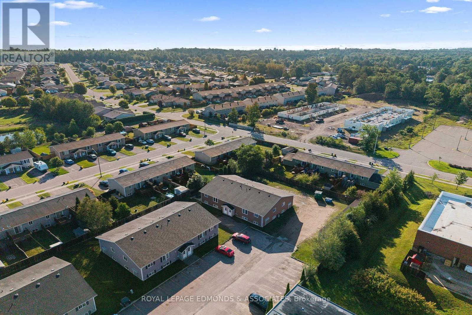 5 Renfrew Street, Petawawa, Ontario K8H 0B6 - Photo 12 - X13688928