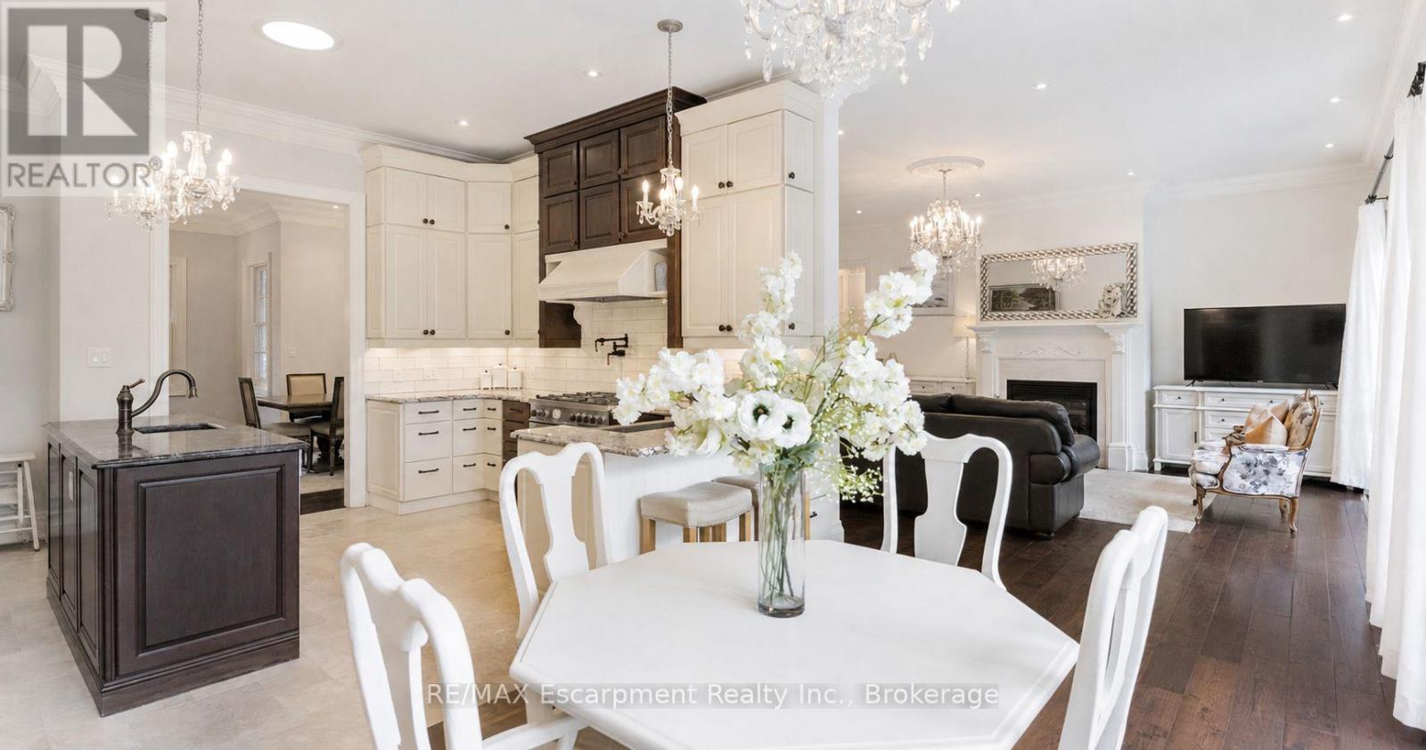 2073 Deramore Drive, Oakville, Ontario  L6J 2P7 - Photo 11 - W13634846