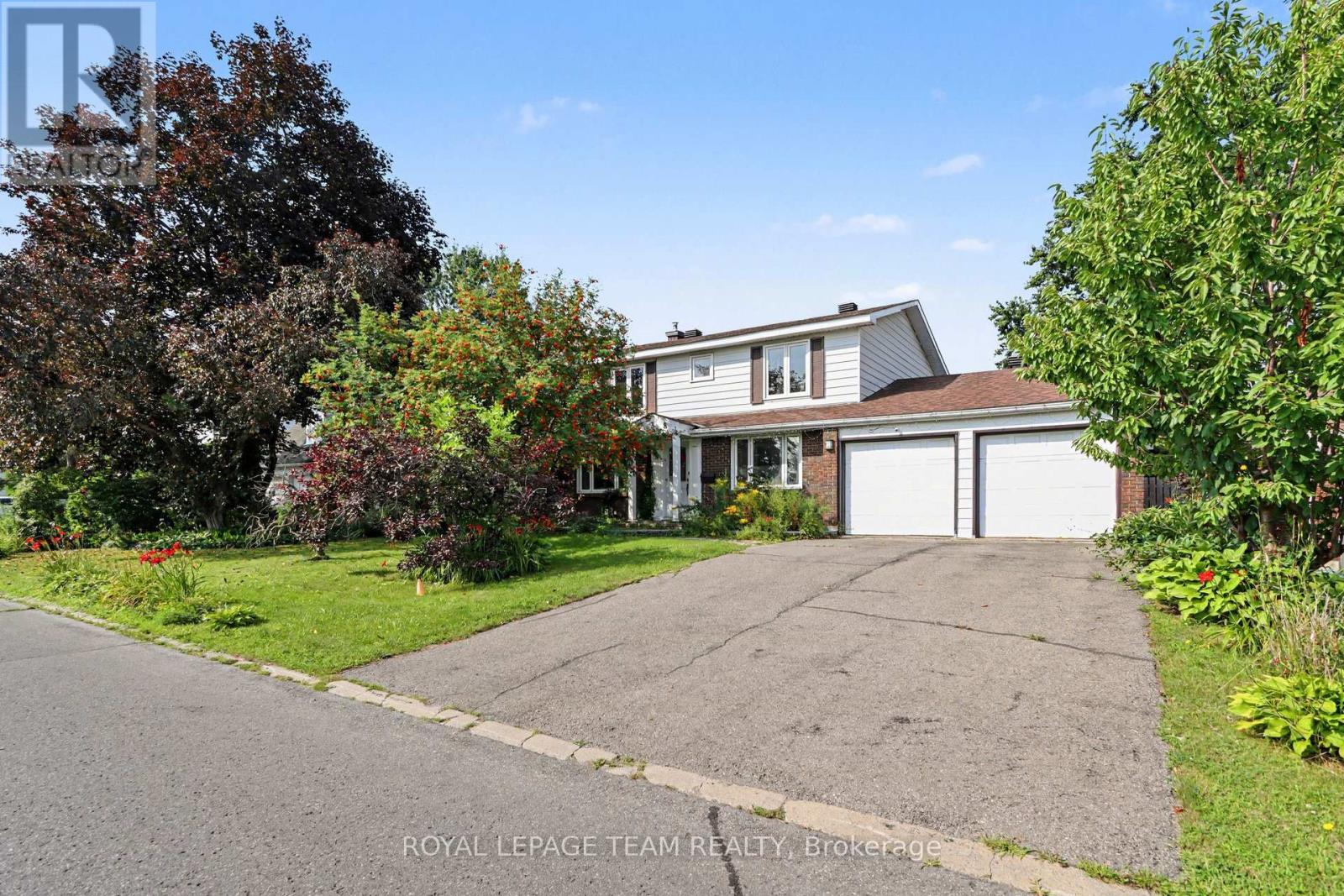638 Laverendrye Drive, Ottawa, Ontario  K1J 7C4 - Photo 2 - X13688738