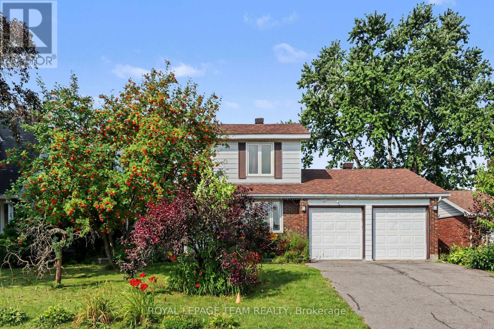 638 Laverendrye Drive, Ottawa, Ontario  K1J 7C4 - Photo 3 - X13688738