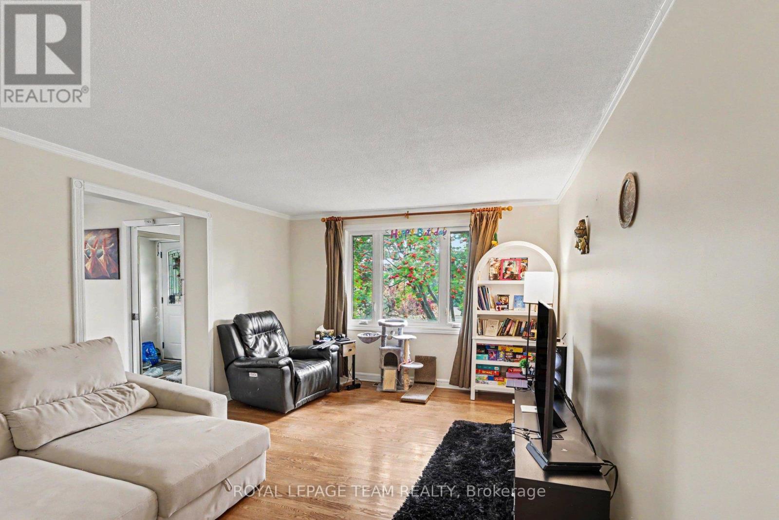 638 Laverendrye Drive, Ottawa, Ontario  K1J 7C4 - Photo 6 - X13688738