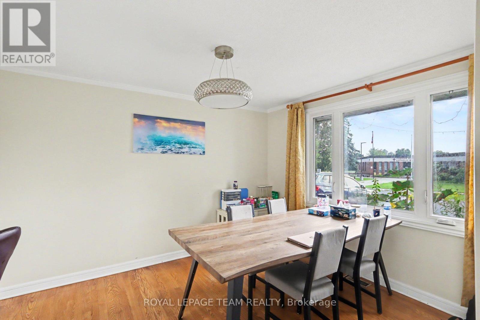 638 Laverendrye Drive, Ottawa, Ontario  K1J 7C4 - Photo 8 - X13688738