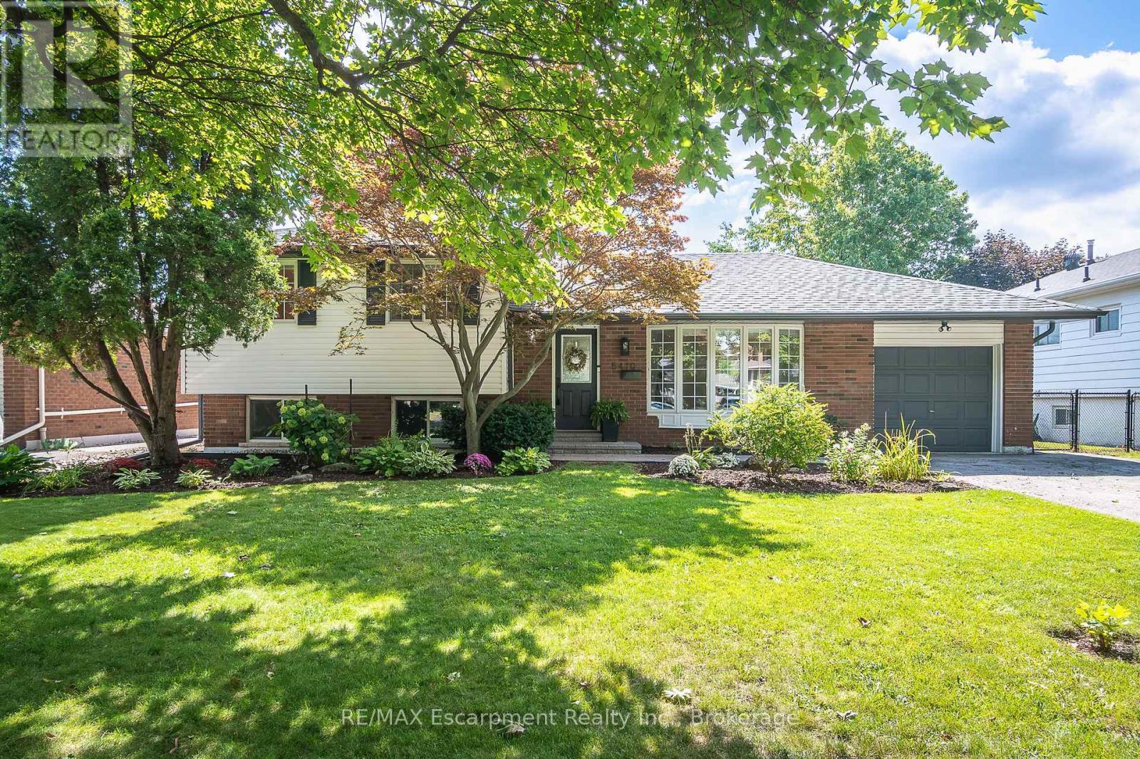 5410 CLIVE CRESCENT, Burlington, Ontario
