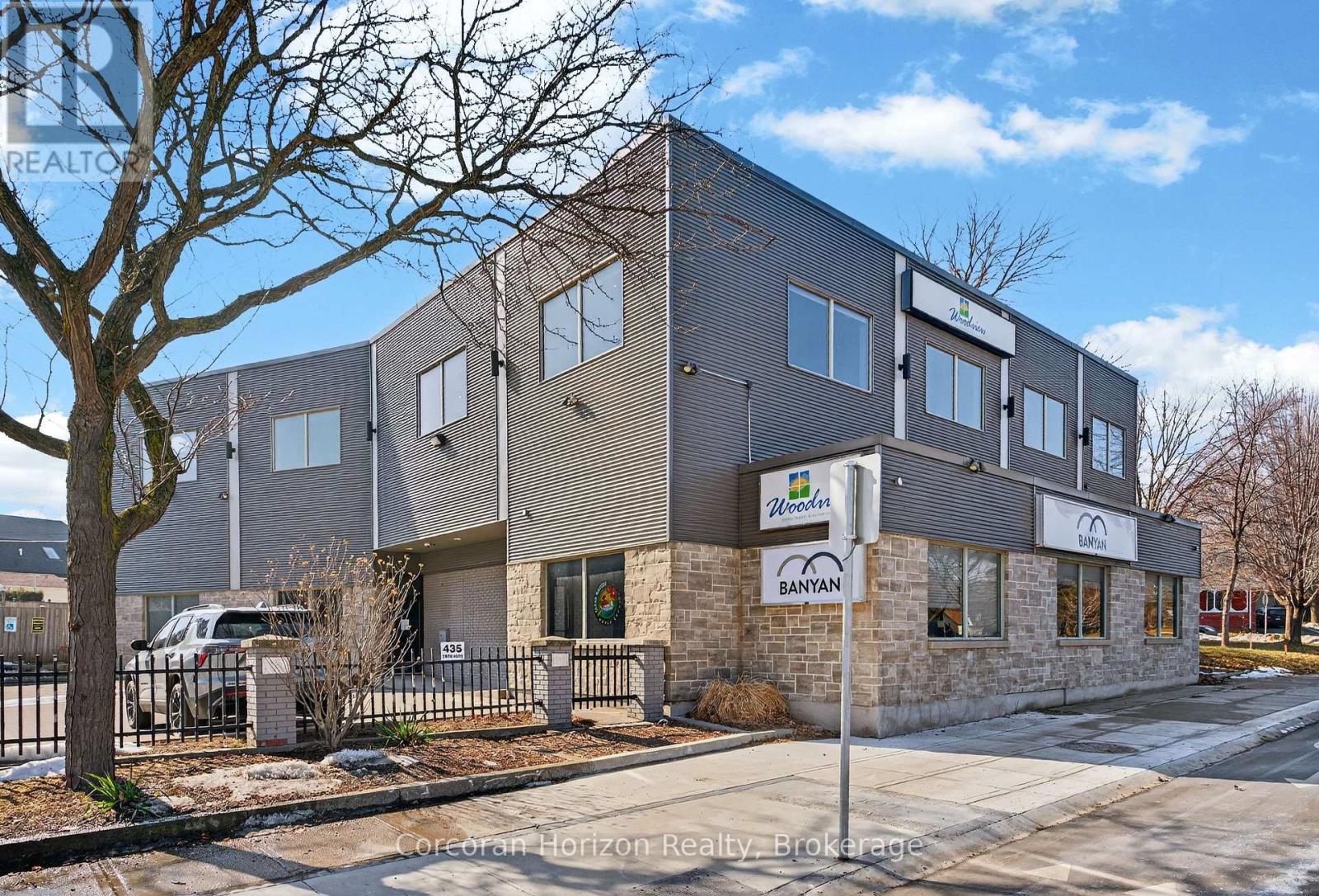 Upper Floor Units - 435 York Boulevard, Hamilton, Ontario  L8R 3K3 - Photo 1 - X13688904