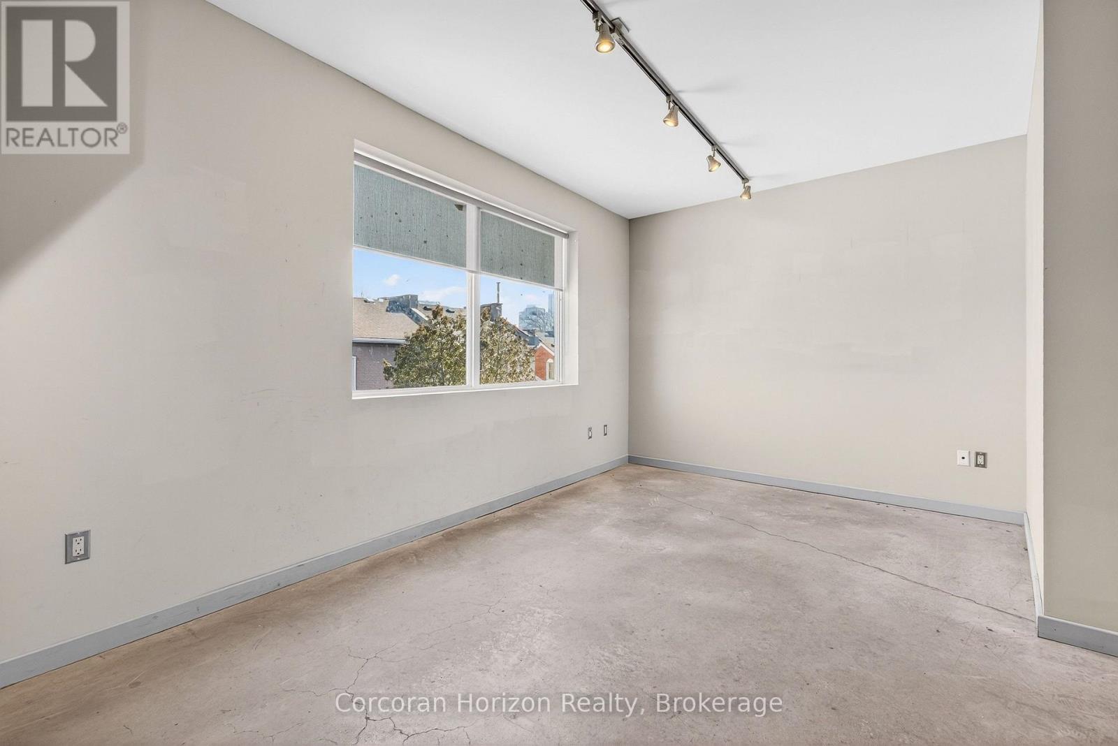 Upper Floor Units - 435 York Boulevard, Hamilton, Ontario  L8R 3K3 - Photo 15 - X13688904