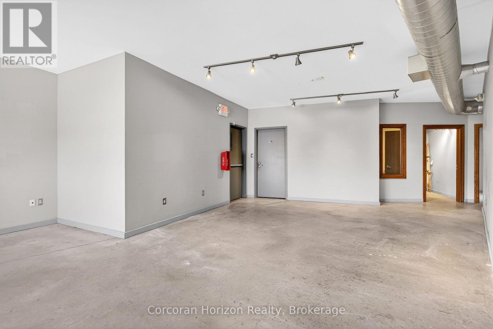 Upper Floor Units - 435 York Boulevard, Hamilton, Ontario  L8R 3K3 - Photo 17 - X13688904