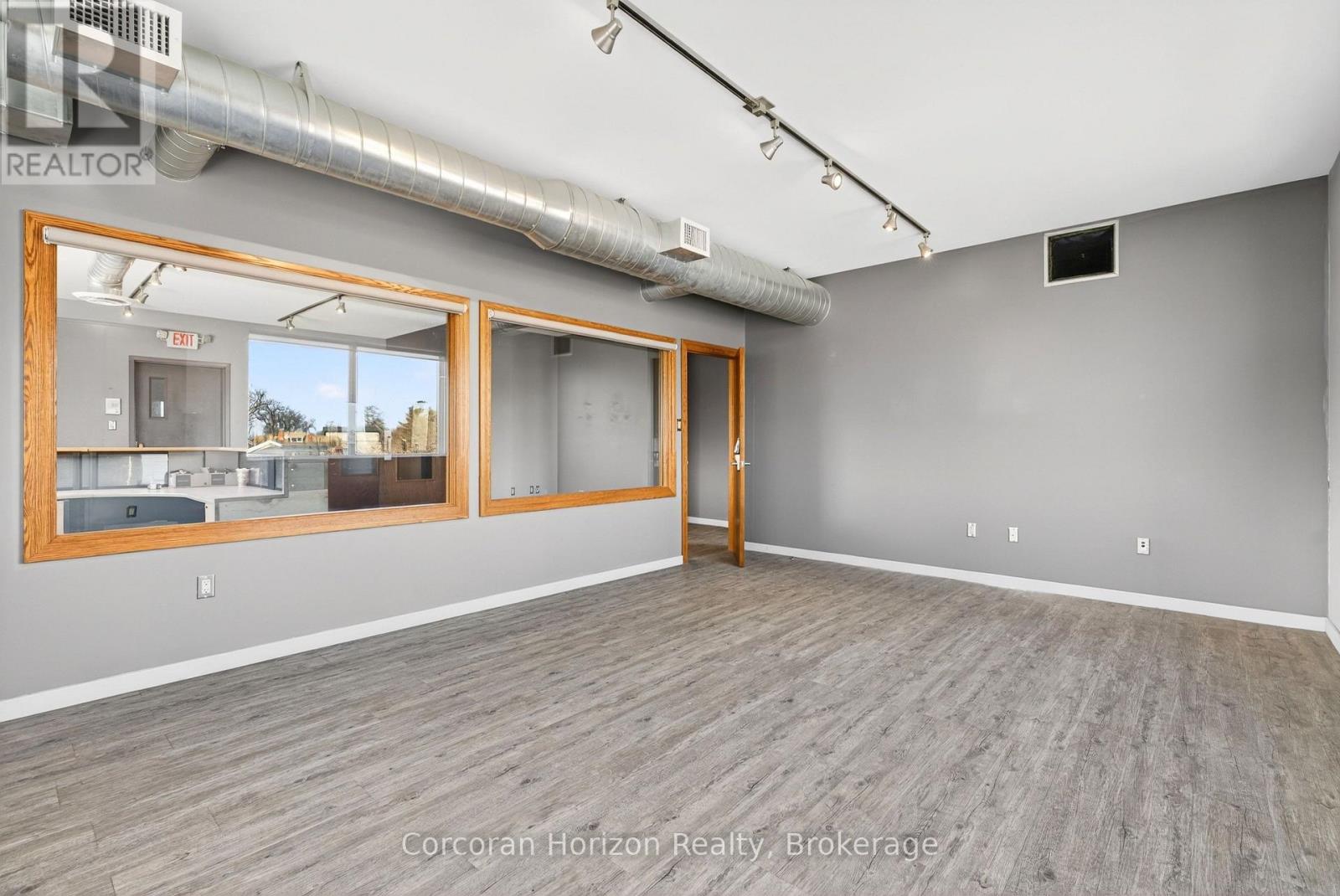 Upper Floor Units - 435 York Boulevard, Hamilton, Ontario  L8R 3K3 - Photo 23 - X13688904
