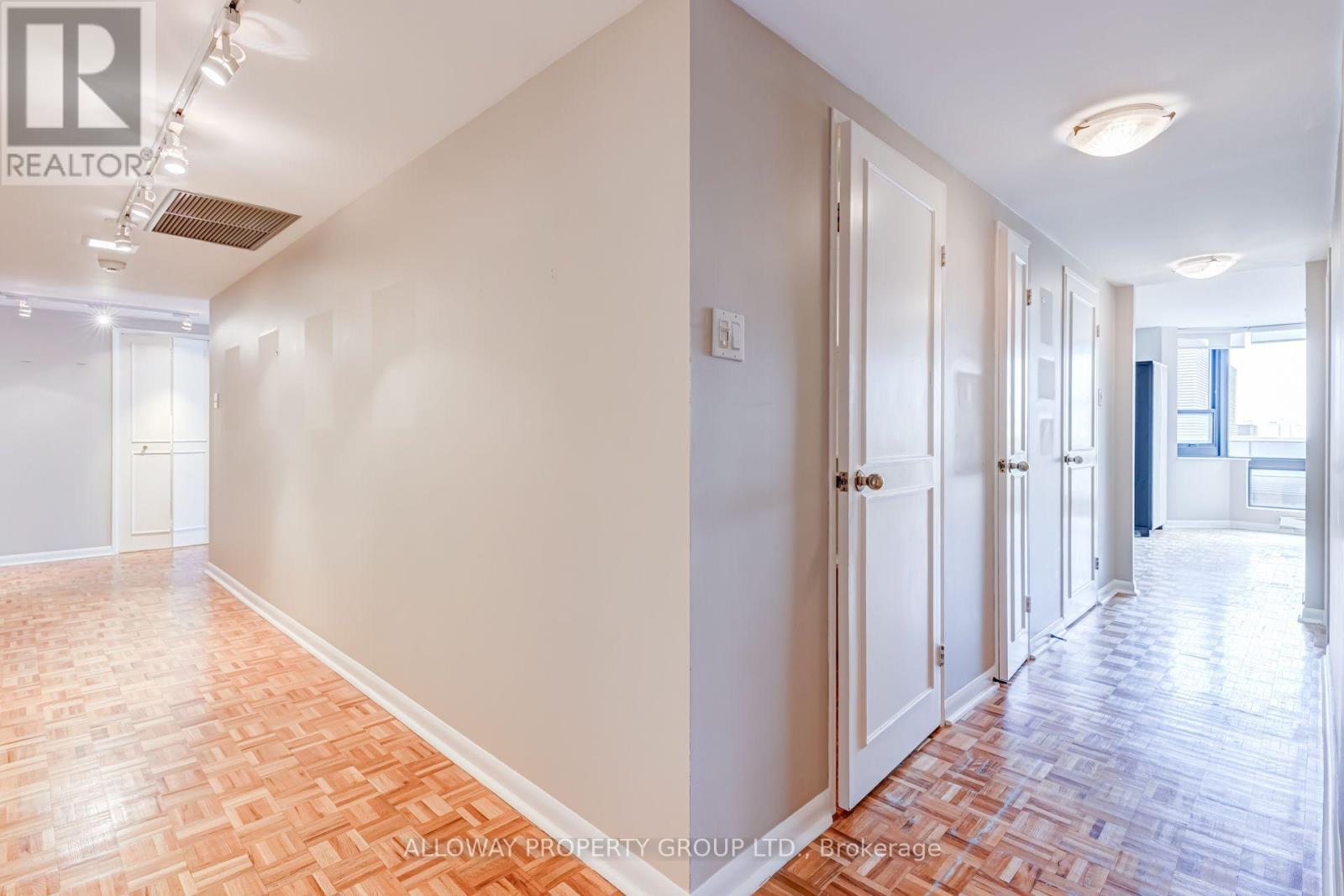 1305 - 1166 Bay Street, Toronto, Ontario  M5S 2X8 - Photo 22 - C13688776