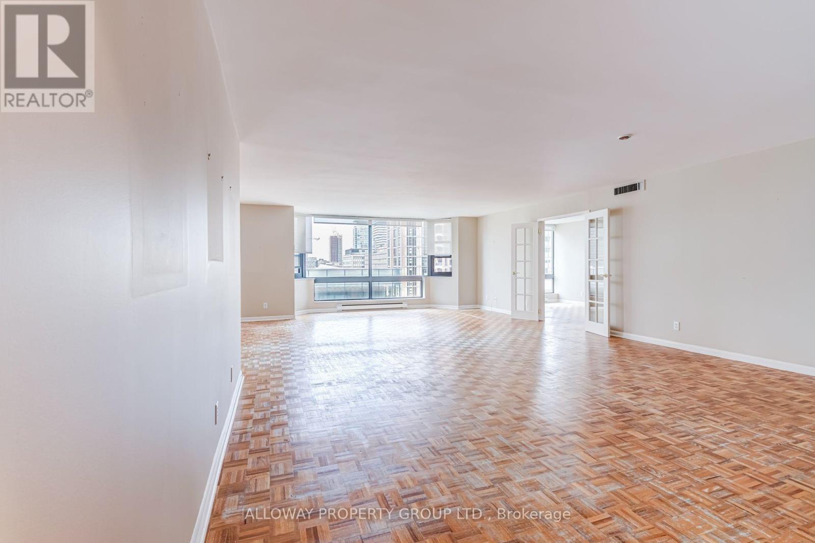 1305 - 1166 Bay Street, Toronto, Ontario  M5S 2X8 - Photo 5 - C13688776