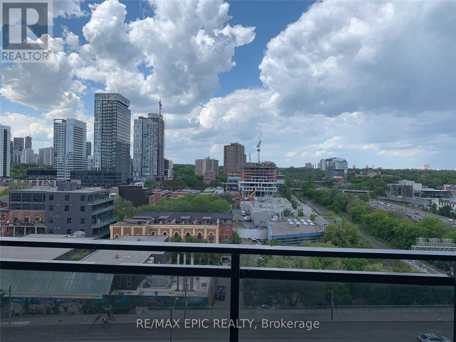 1003 - 51 Trolley Crescent, Toronto, Ontario  M5A 0E9 - Photo 4 - C13688796