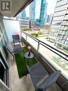 651 - 10 Capreol Court, Toronto, Ontario  M5V 4B3 - Photo 11 - C13688812