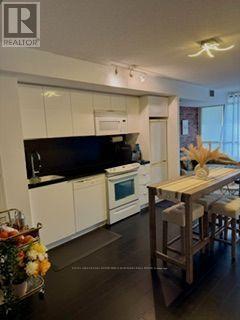 651 - 10 Capreol Court, Toronto, Ontario  M5V 4B3 - Photo 7 - C13688812