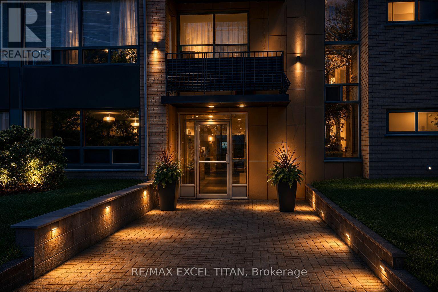 302 - 77 ERSKINE AVENUE, Toronto, Ontario