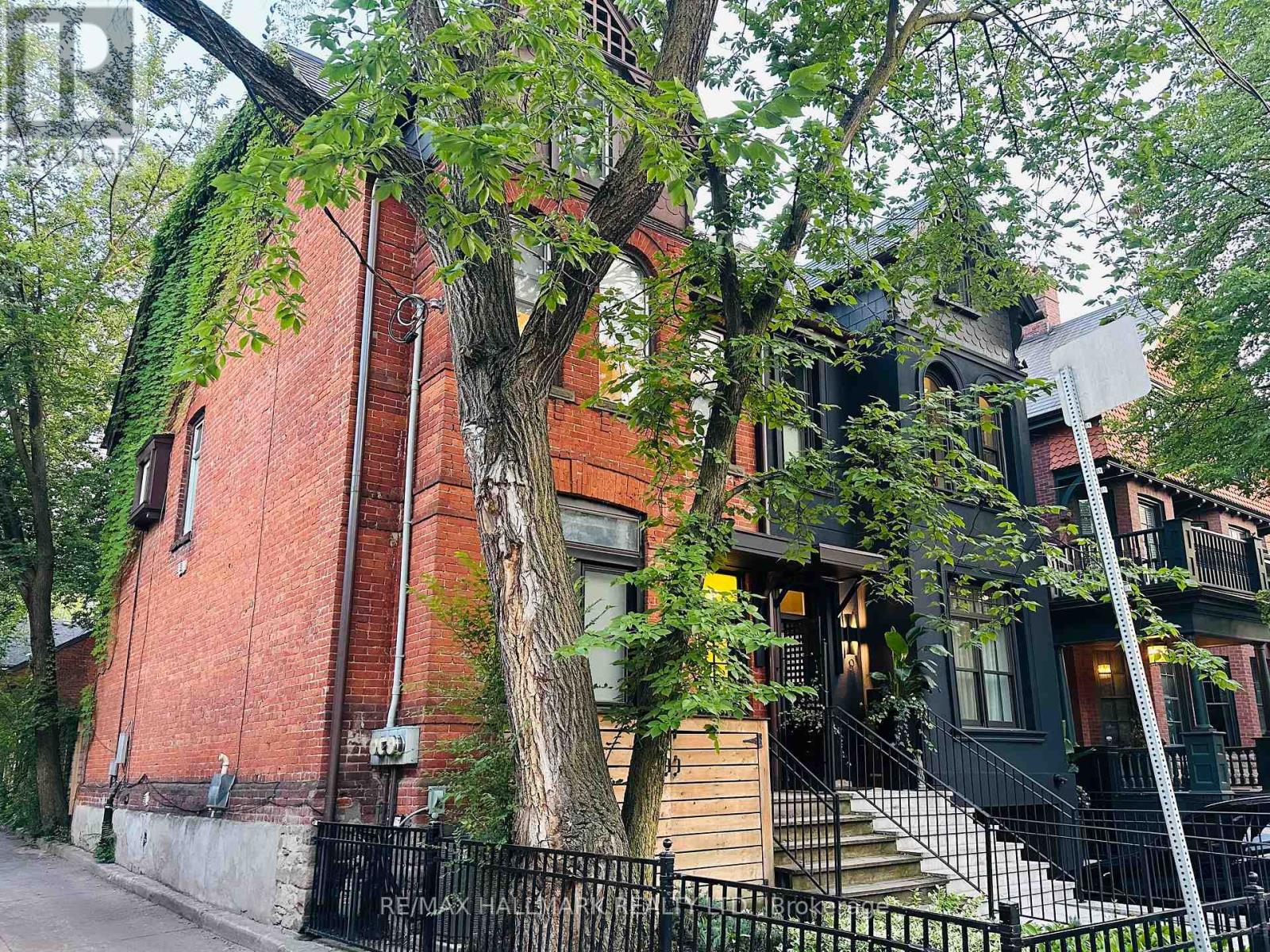 2 - 7 Bernard Avenue, Toronto, Ontario  M5R 1R3 - Photo 2 - C13688968