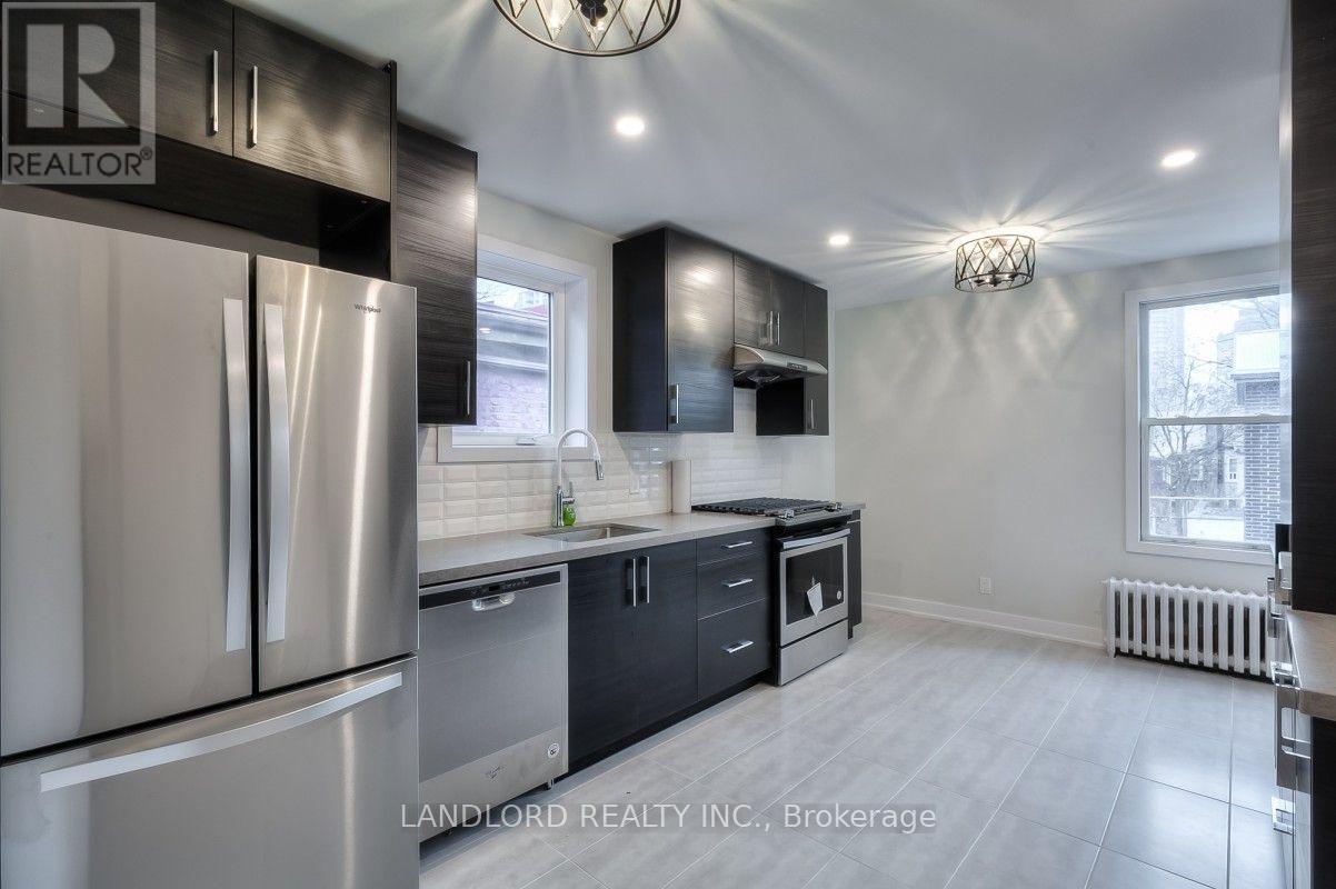 2 - 37 GRANGE AVENUE, Toronto, Ontario