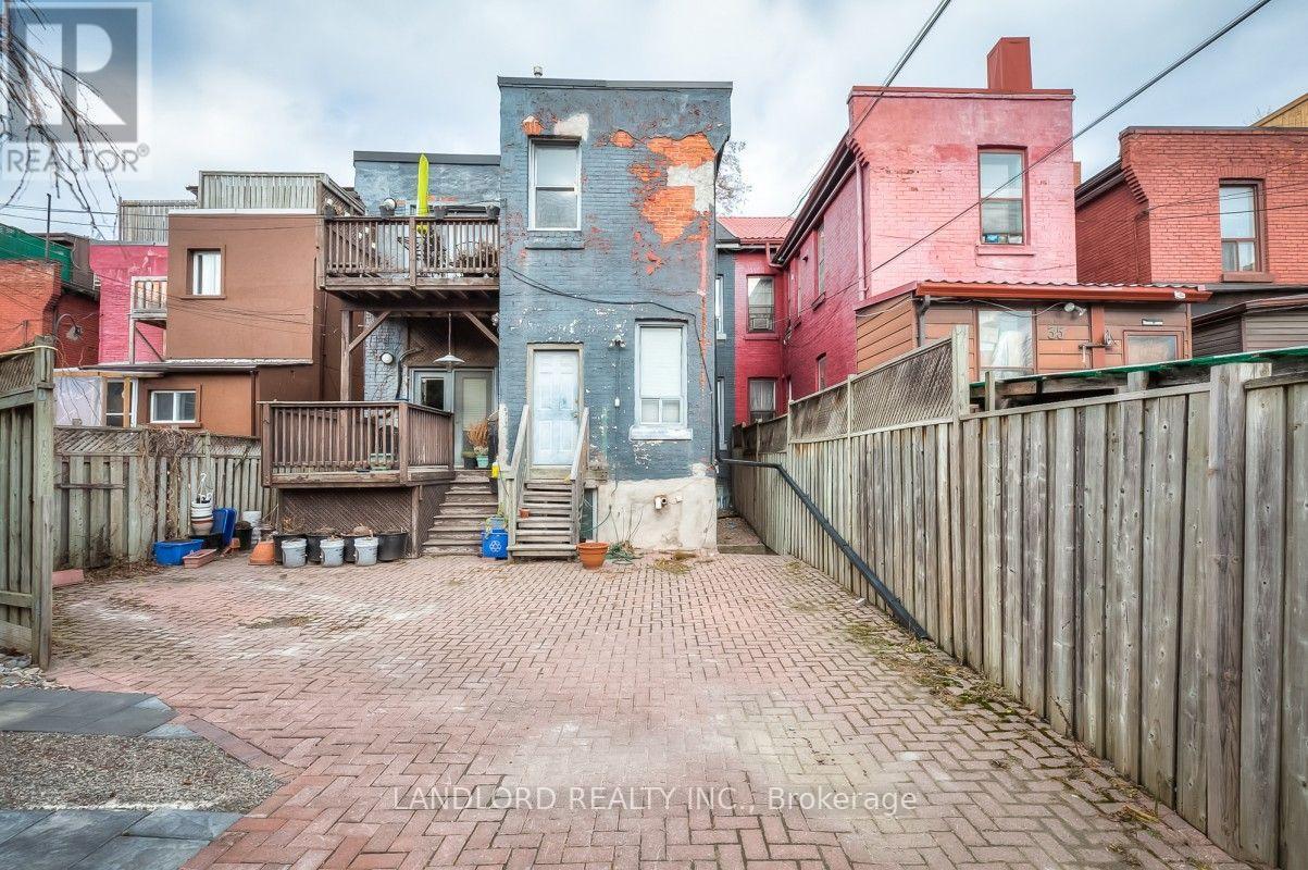 2 - 37 Grange Avenue, Toronto, Ontario  M5T 1C6 - Photo 17 - C13688970