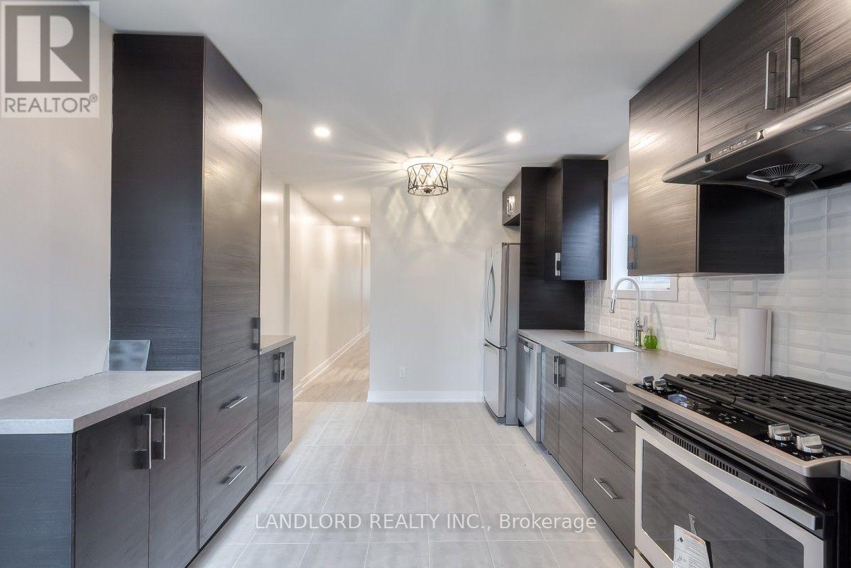 2 - 37 Grange Avenue, Toronto, Ontario  M5T 1C6 - Photo 4 - C13688970