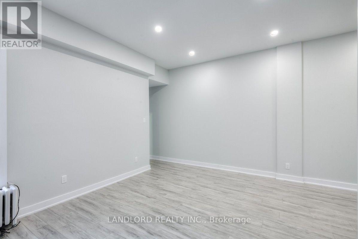 2 - 37 Grange Avenue, Toronto, Ontario  M5T 1C6 - Photo 5 - C13688970