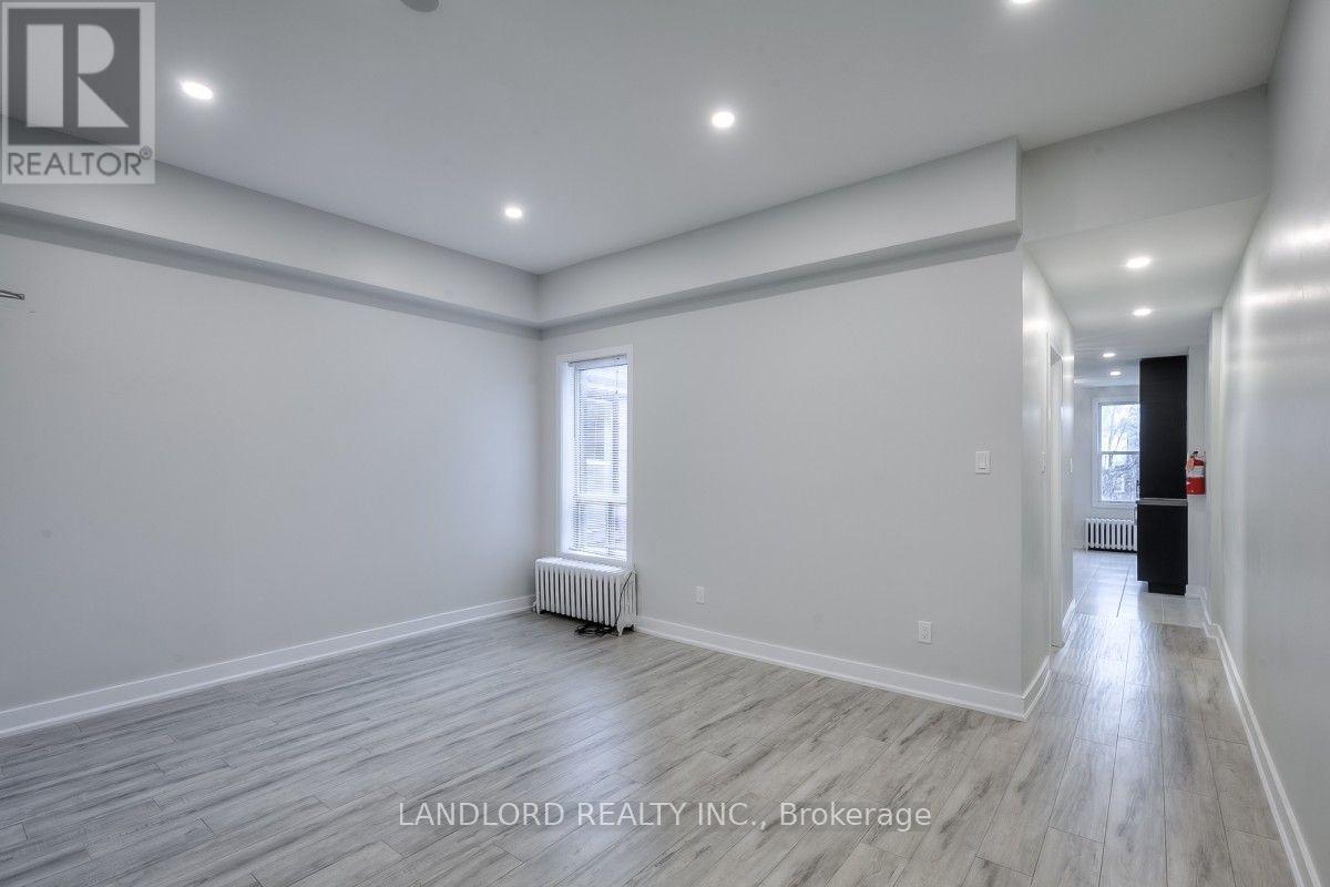 2 - 37 Grange Avenue, Toronto, Ontario  M5T 1C6 - Photo 8 - C13688970