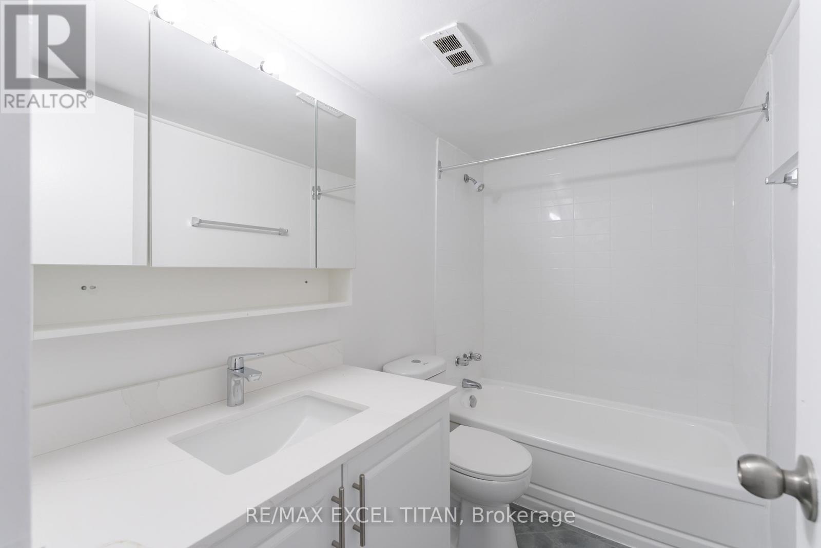 1202 - 1385 Midland Avenue, Toronto, Ontario  M1P 3B8 - Photo 12 - E13688778