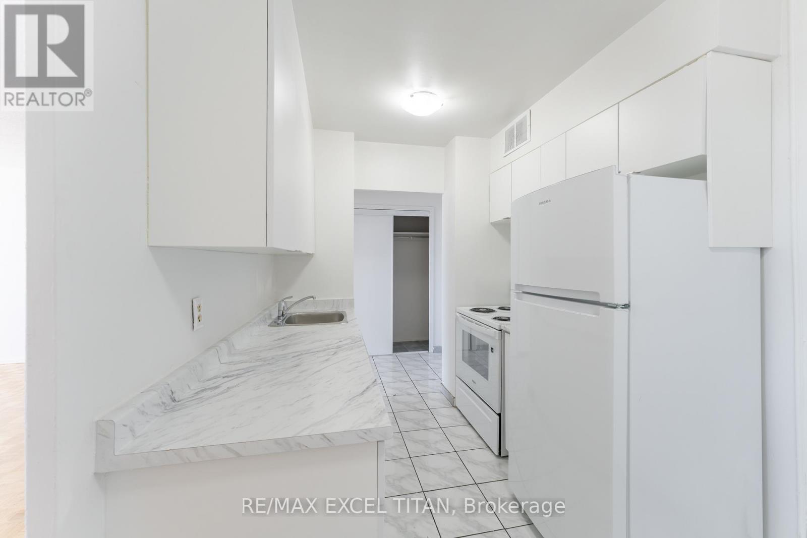 1202 - 1385 Midland Avenue, Toronto, Ontario  M1P 3B8 - Photo 17 - E13688778