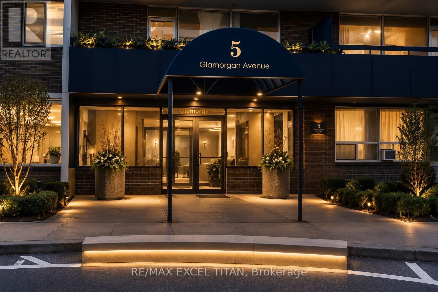 910 - 5 GLAMORGAN AVENUE, Toronto, Ontario