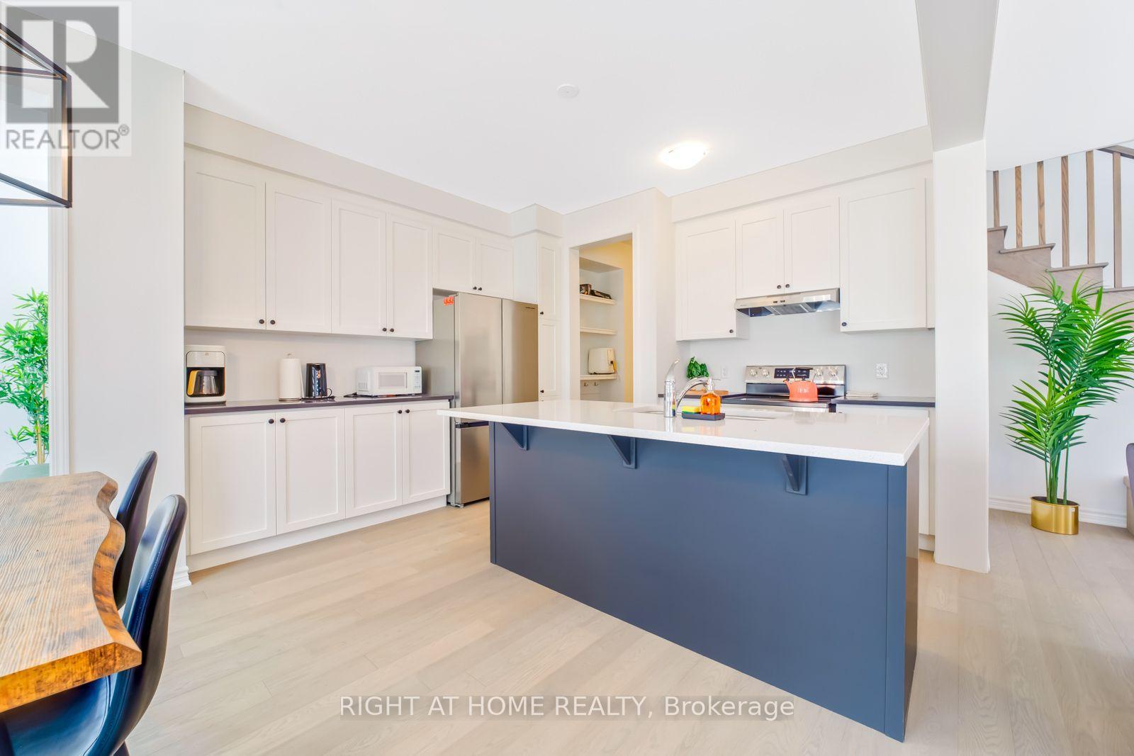 3358 Marchington Square, Pickering, Ontario  L1X 0N1 - Photo 10 - E13688888
