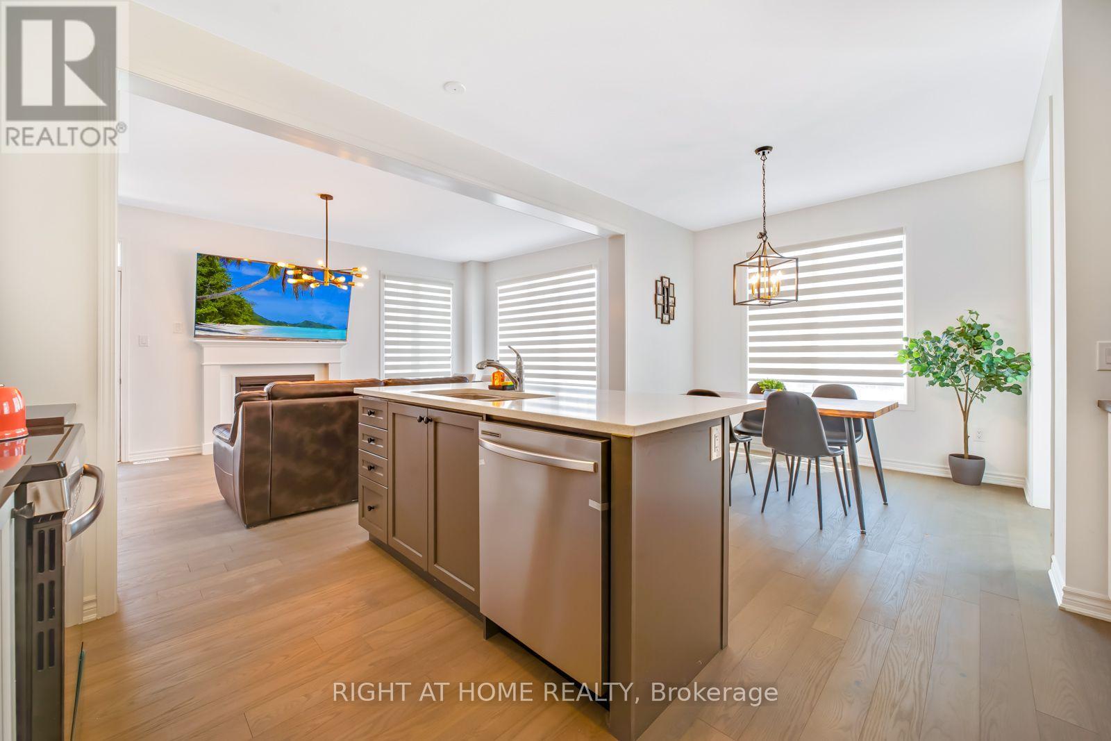 3358 Marchington Square, Pickering, Ontario  L1X 0N1 - Photo 12 - E13688888