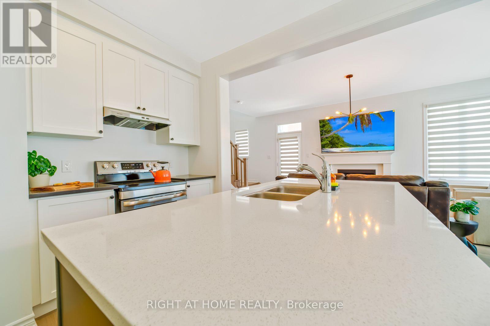 3358 Marchington Square, Pickering, Ontario  L1X 0N1 - Photo 14 - E13688888