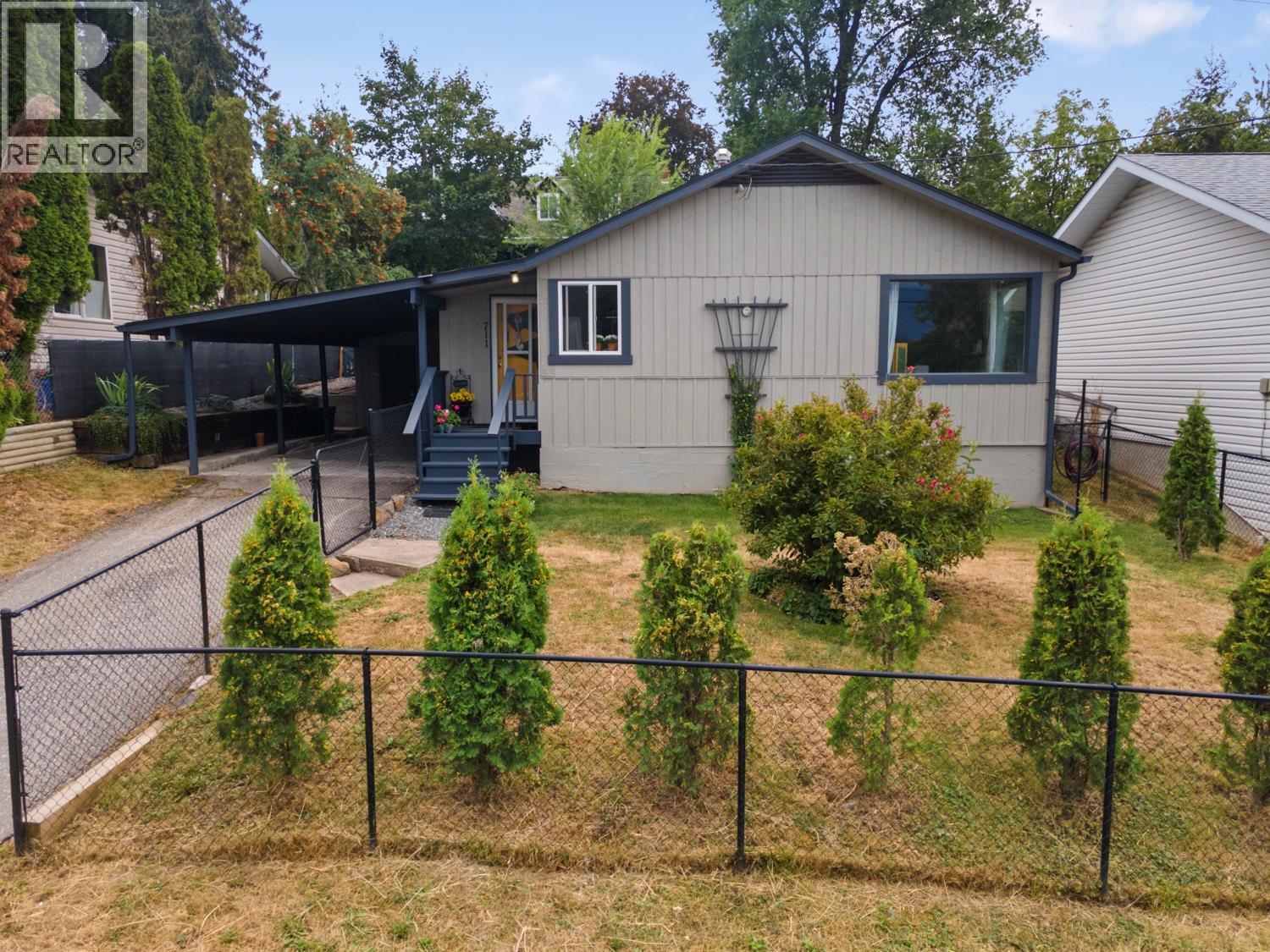 711 Ibbitson Street, Creston, British Columbia  V0B 1G3 - Photo 5 - 10397995