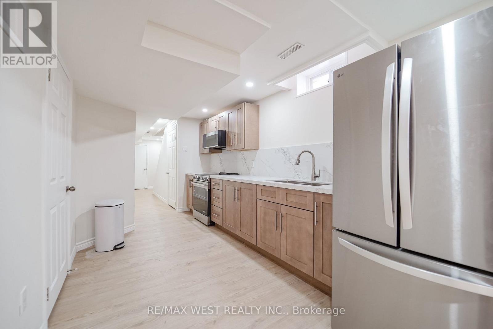 139 River Ridge Boulevard, Aurora, Ontario  L4G 7T7 - Photo 11 - N13688894