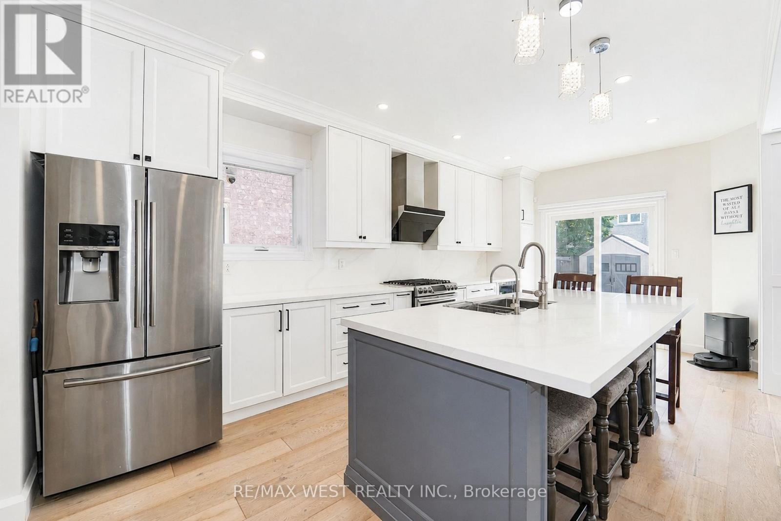 139 River Ridge Boulevard, Aurora, Ontario  L4G 7T7 - Photo 4 - N13688894