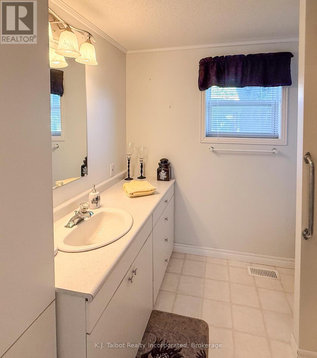 55 Algonquin Lane, Ashfield-Colborne-Wawanosh, Ontario  N7A 3Y2 - Photo 40 - X13688836