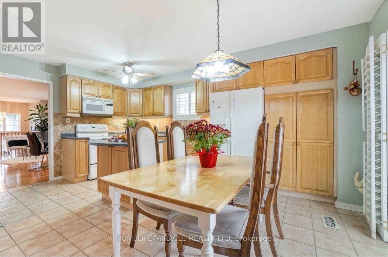 216 Van Scott Drive, Brampton, Ontario  L7A 1V9 - Photo 10 - W13688746
