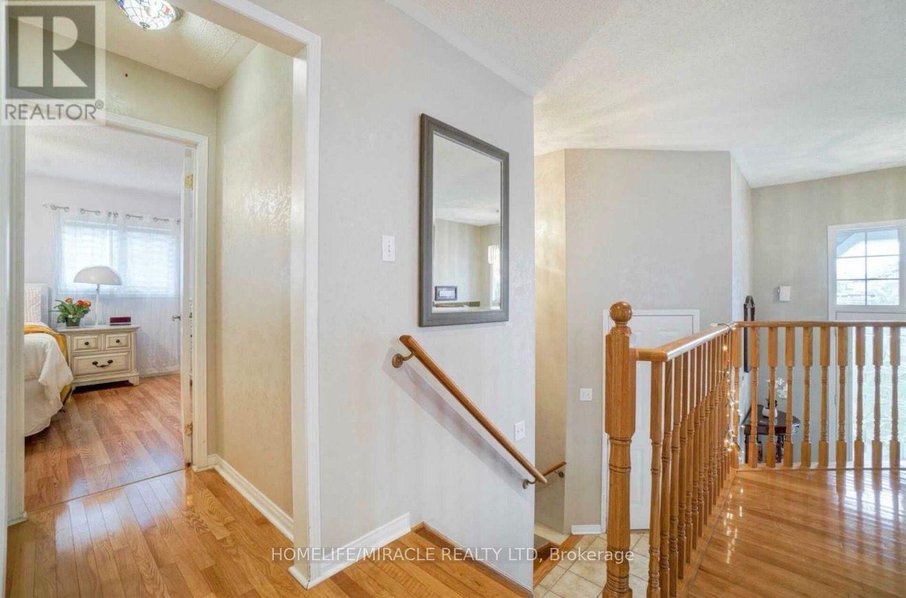 216 Van Scott Drive, Brampton, Ontario  L7A 1V9 - Photo 11 - W13688746