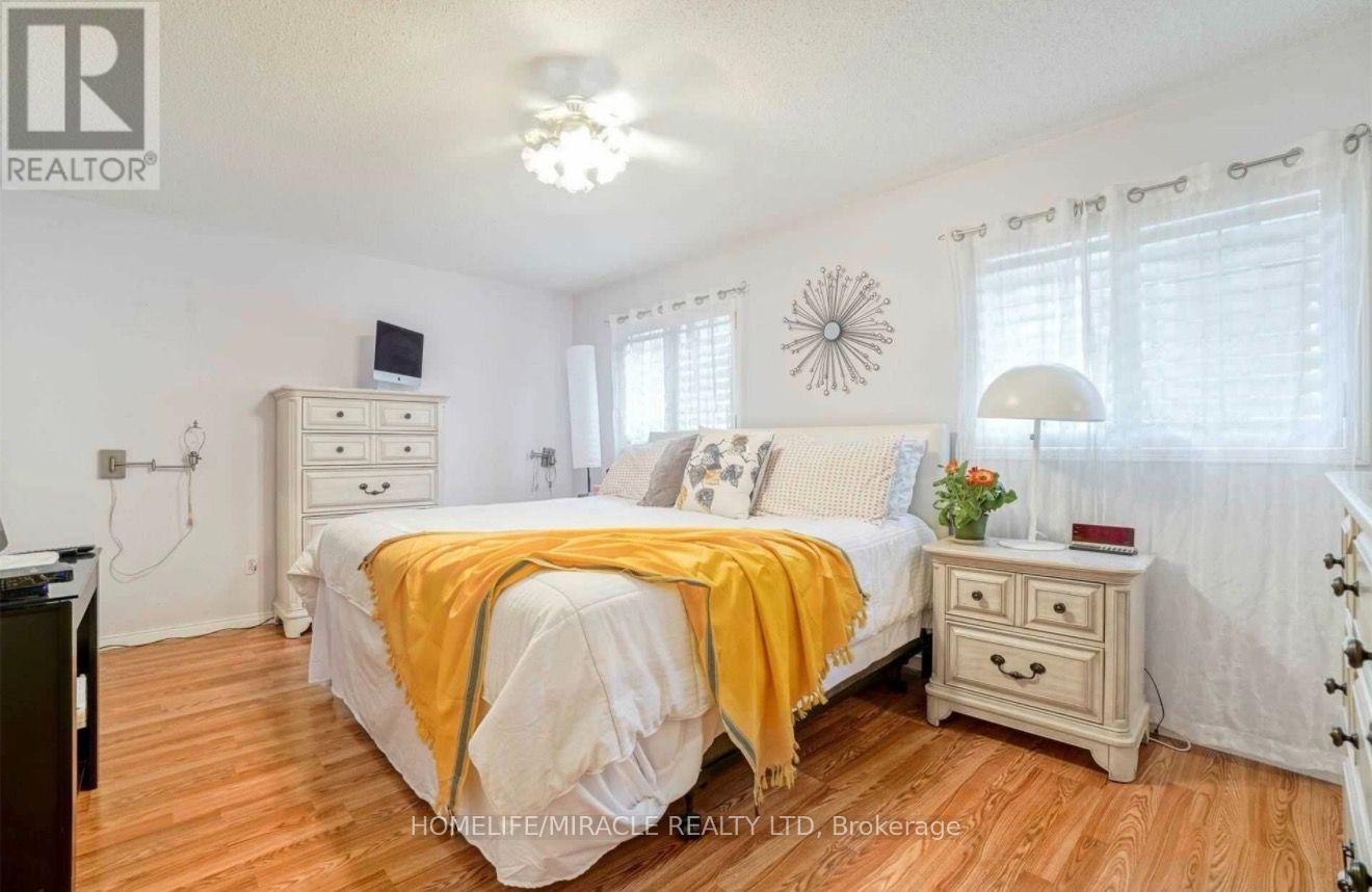 216 Van Scott Drive, Brampton, Ontario  L7A 1V9 - Photo 12 - W13688746