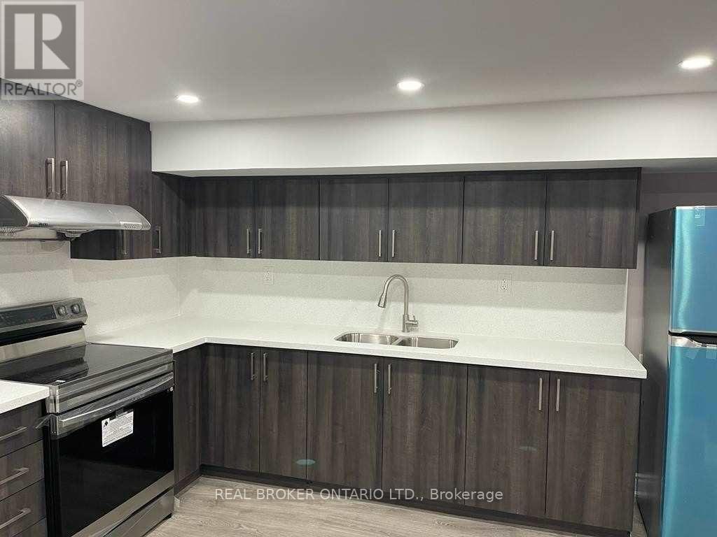 320 Williams Avenue, Milton, Ontario L9T 2G2 - Photo 2 - W13688772